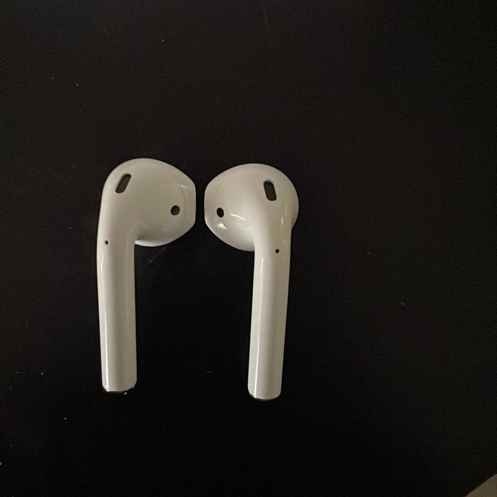 first generation airpods - Picture 3 of 4